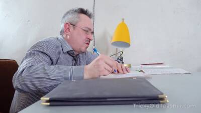 Babe rewards old teacher with a crazy fuck action - sexu.com - Russia