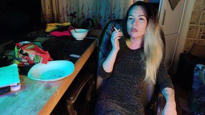 Beautiful Mistress Smoking - hclips