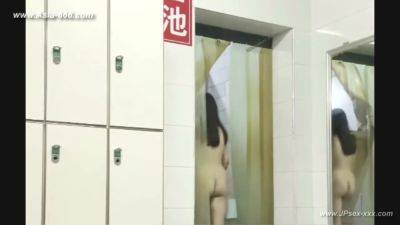 peeping chinese bath.58 - hotmovs.com - China