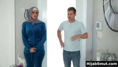 Sophia Leone - Innocent Muslim Girl Experiences Her First Time With Neighbor - veryfreeporn.com